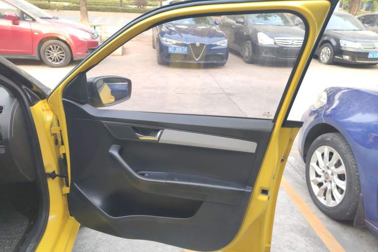 Used Skoda Fabia 2017 1.6L Automatic Sport Edition
