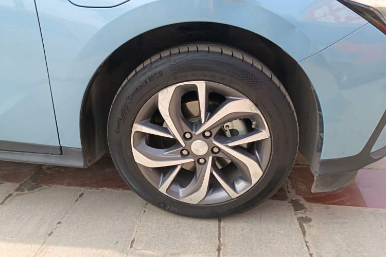 Used Buick Velite 6 2019 Connected & Smart Edition Right Front Wheel Hub