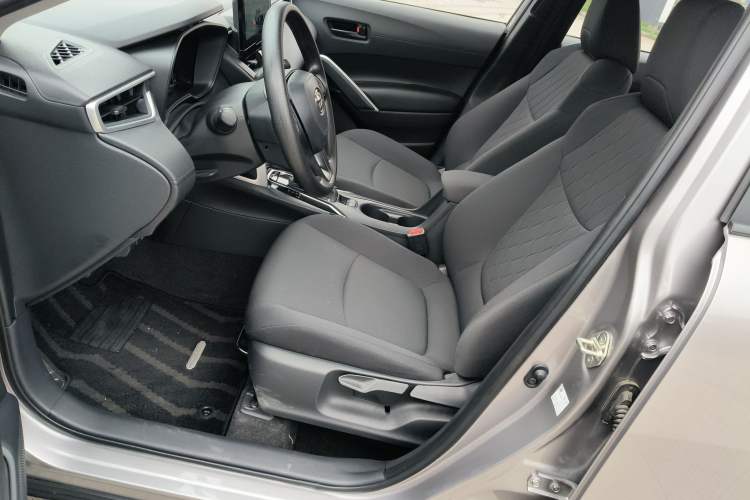 Used Toyota Corolla Cross 2024 2.0L Pioneer Edition
