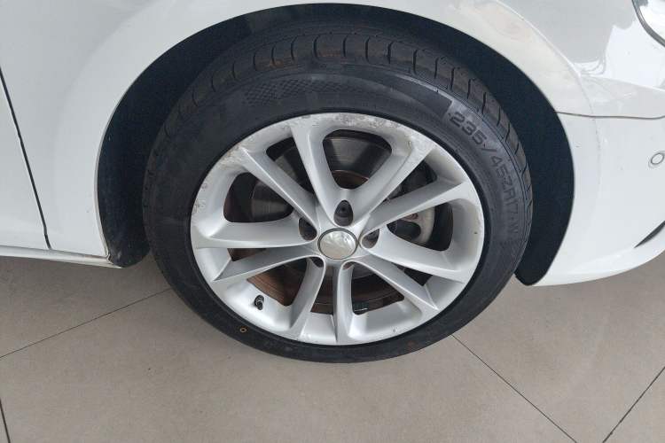 Used Volkswagen CC 2012 3.0 FSI V6 Right Front Wheel Hub