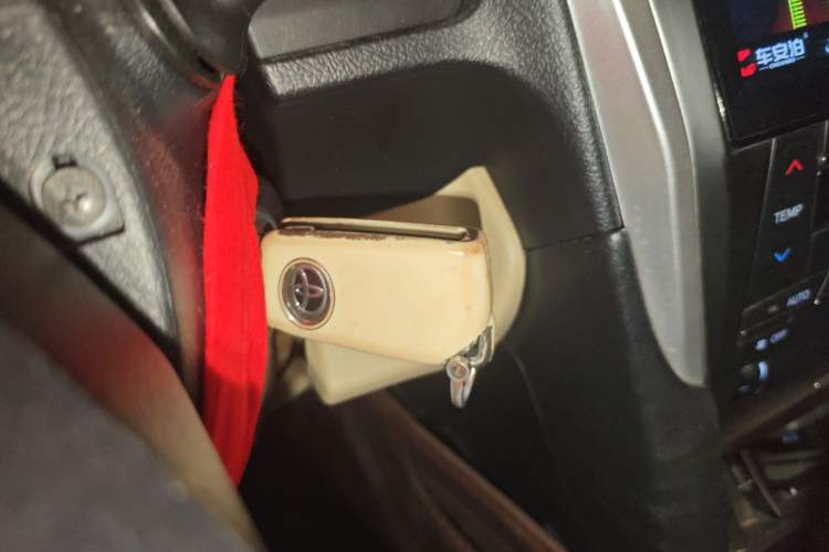 Used Toyota Camry 2016 2.0G 10th Anniversary Leading Edition
