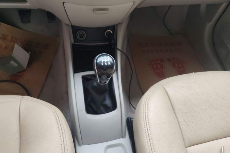 Used CHANGAN Alsvin V5 2012 1.5L Manual Sport Version China IV Standard