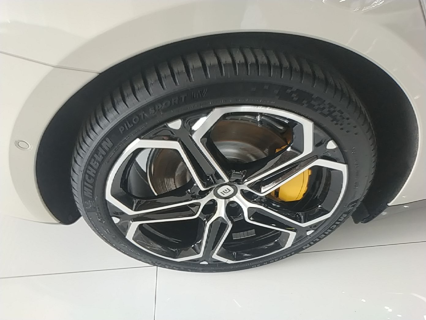 Xiaomi Auto SU7 2024 Rear-Drive Ultra-Long Range Advanced Pro-Level Intelligent Driving Version — снимка 11
