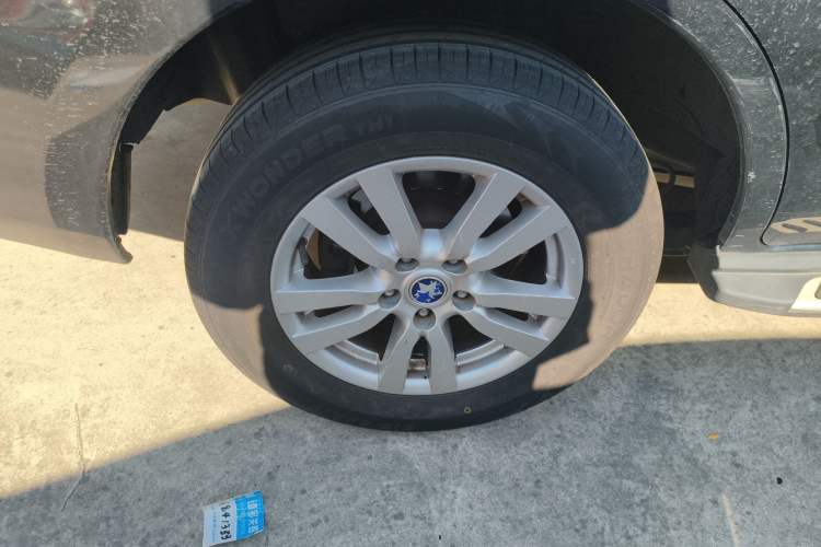 Used Venucia T70 2015 2.0L Manual RuiQu Version
