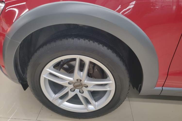 Used Audi Q5 2017 Plus 40 TFSI Technology Model
