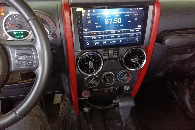 Used Jeep Wrangler 2010 3.8L Sahara two-door model Audio And AC Panel