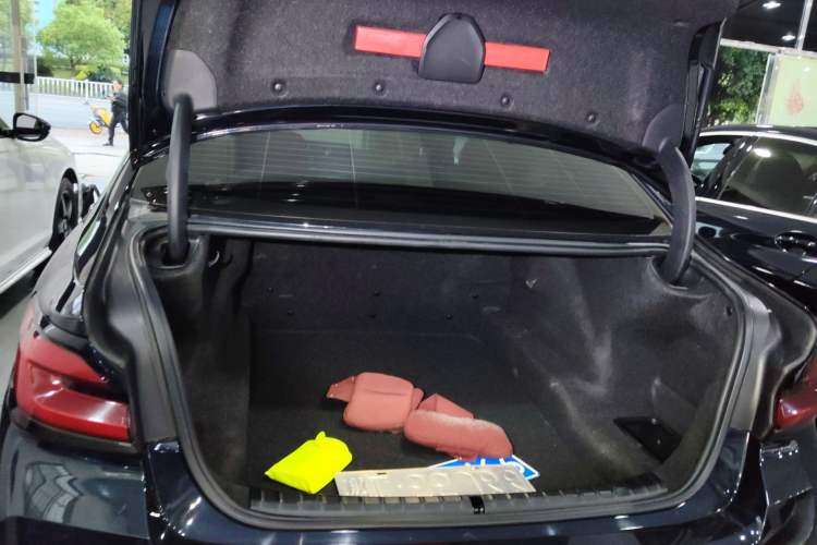 Used BMW 5 Series 2021 Facelifted 530Li Leading Edition M Sport Package Trunk