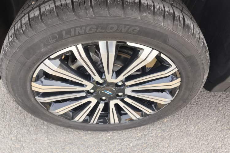 Used CHANGAN OSHAN X5 2021 1.5T DCT Prestige Edition Right Rear Wheel Hub