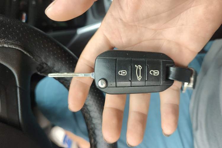 Used Peugeot 2008 2014 1.6L Automatic Fashion Edition
