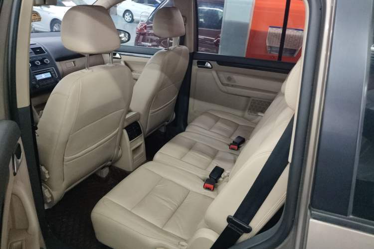 Used Volkswagen Touran 2015 1.4T DSG Comfort Edition 5 Seats