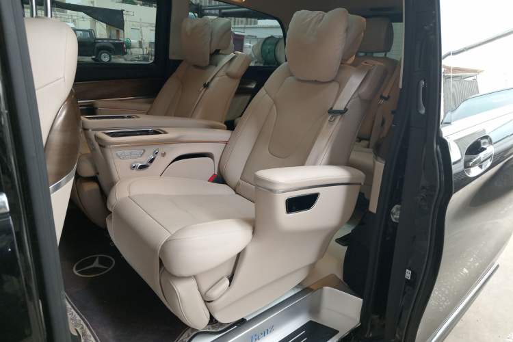 Used Mercedes-Benz V-Class 2022 V 260 Prestige Edition
