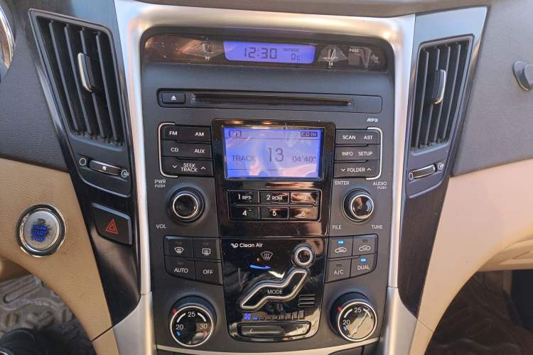 Used Hyundai Sonata 2011 2.0L Automatic Luxury Edition
