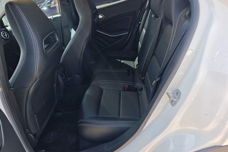 Used Mercedes-Benz GLA 2016 GLA 200 Fashion Model Left Rear Seat