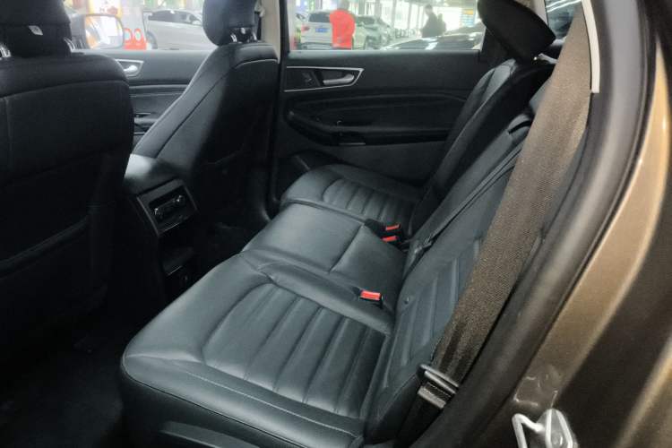 Used Ford Edge 2020 EcoBoost 245 Two-Wheel Drive Titanium 7-Seater
