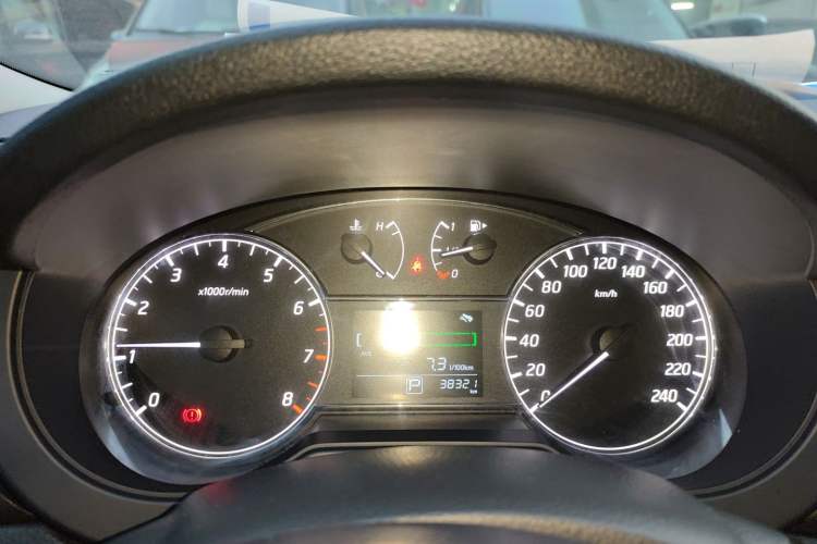 Used Nissan Tiida 2021 1.6L CVT Cool Edition
