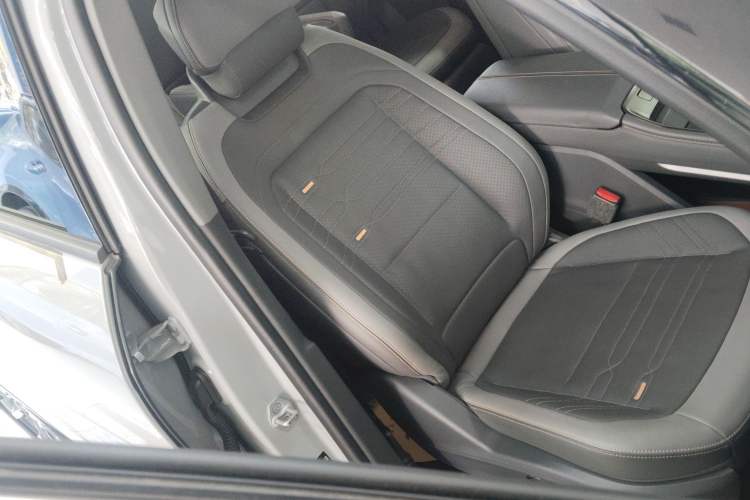 Used Ford Edge 2023 Ford Explorer L 2.0T EcoBoost Four-Wheel Drive 7-Seater Supreme Model