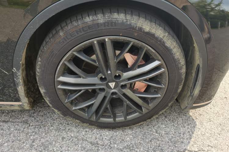 Used Deepal SL03 2022 1.5L 1200 Extended-Range Version Right Front Wheel Hub