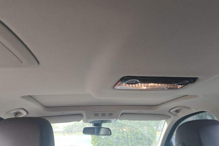 Used BMW 5 Series 2014 525Li Luxury Design Package Headliner