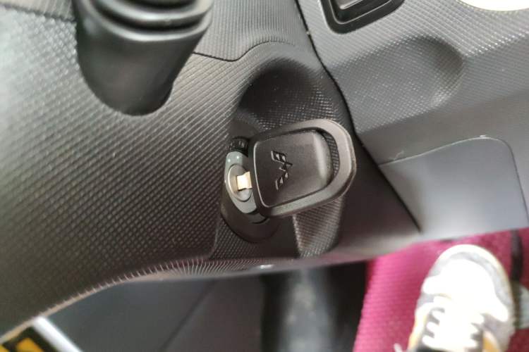 Used Wuling Hongguang MINIEV 2021 Macaron Premium Model – Lithium-NMC