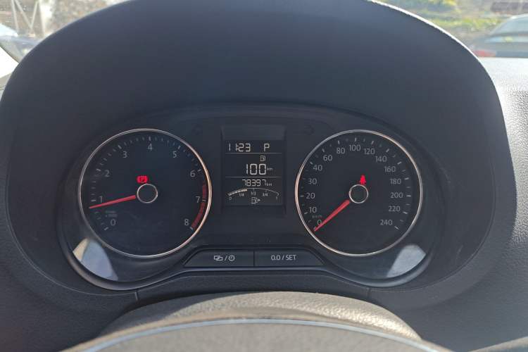 Used Volkswagen Polo 2016 1.6L Automatic Comfort Model
