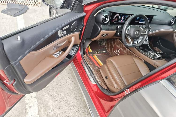 Used Mercedes-Benz E-Class 2018 E 300 L Sporty and Stylish Model