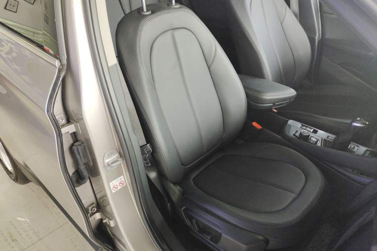 Used BMW X1 2018 sDrive18Li Fashion Model Right Front Seat