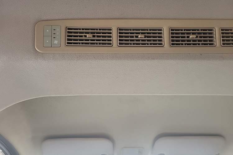 Used Wuling Rongguang V 2015 1.2L Standard Version