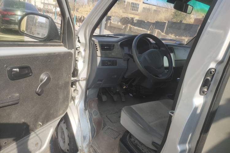 Used Jinbei Hiace X30 2023 1.5L Super-Enjoyment Van 2/5 Seats Non-Air-Conditioned Version SWC15M Driver Seat