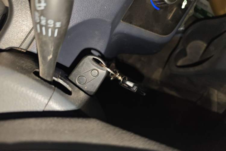 Used Jinbei Hiace X30 2016 1.3L Van Comfort Edition DLCG12 Vehicle Key