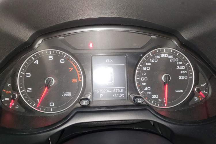 Used Audi Q5 2017 Plus 40 TFSI Ambition Model
