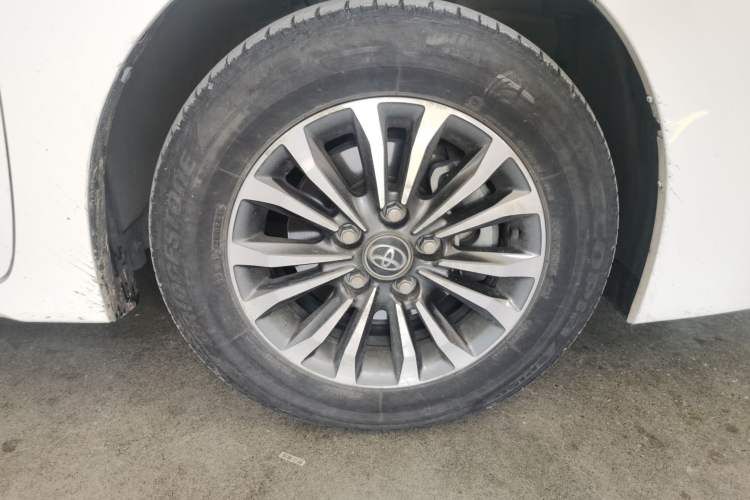 Used Toyota Corolla 2017 Revised Version 1.2T S-CVT GL-i