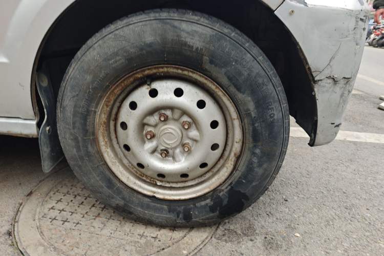 Used Dongfeng Xiaokang C36 2015 1.5L Base Version DK15-06 Right Front Wheel Hub