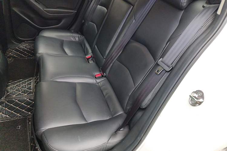 Used Mazda 3 Axela 2017 Sedan 1.5L Automatic Comfort Model Emission Standard China V Left Rear Seat