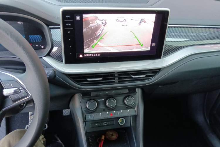 Used Skoda Kodiaq 2024 TSI330 5-Seat Two-Wheel Drive Elite Version Audio And AC Panel