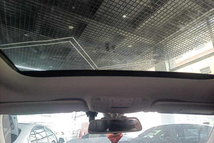 Used Mercedes-Benz C-Class 2017 C 200 L Sport Edition Headliner