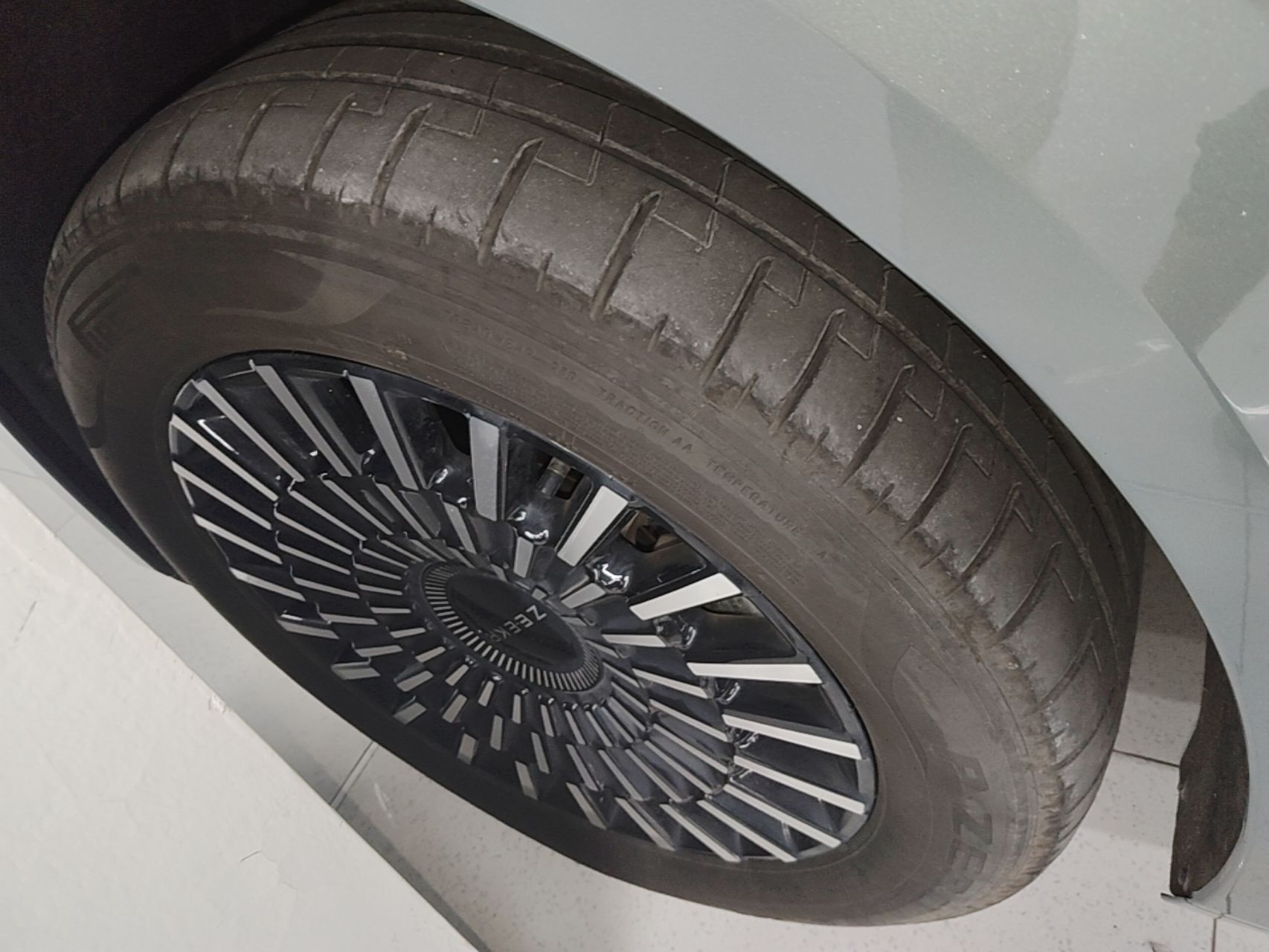 Zeekr 009 2024 Six-Seat Executive Version 4WD 108 kWh — снимка 10