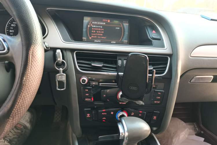 Used Audi A4L 2013 35 TFSI Automatic Standard Model Audio And AC Panel