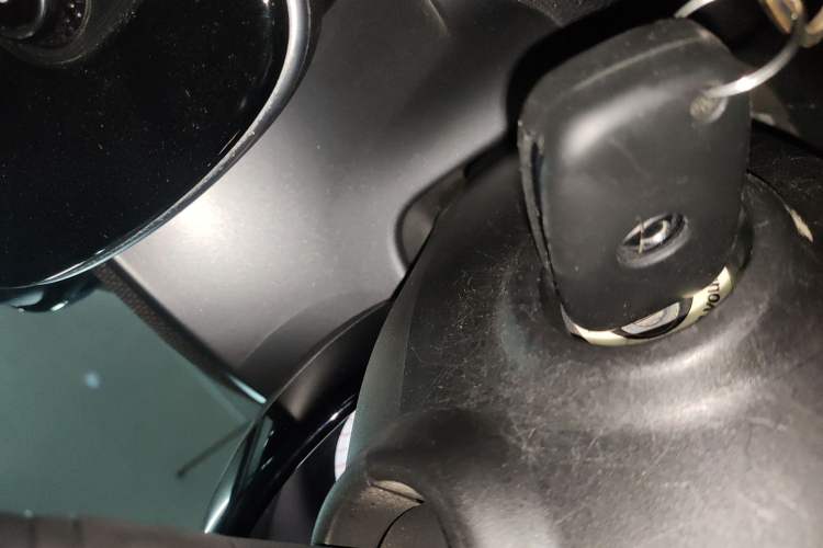 Used smart fortwo 2018 1.0L 52kW Hardtop Passion Edition China V Standard Vehicle Key