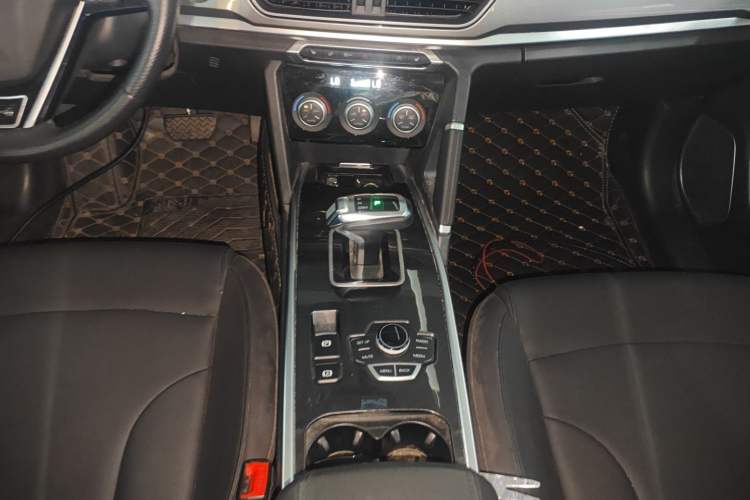 Used Haval H6 2019 Sport Edition 1.5T Automatic Two-Wheel Drive Elite Model China VI Gear Lever