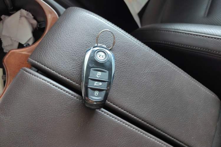 Used Volkswagen Touareg 2011 3.0 TSI High-End Version
