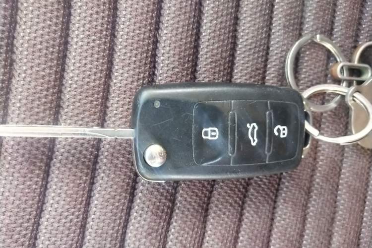 Used Volkswagen Gran Lavida 2017 1.6L Automatic Fashion Edition Vehicle Key