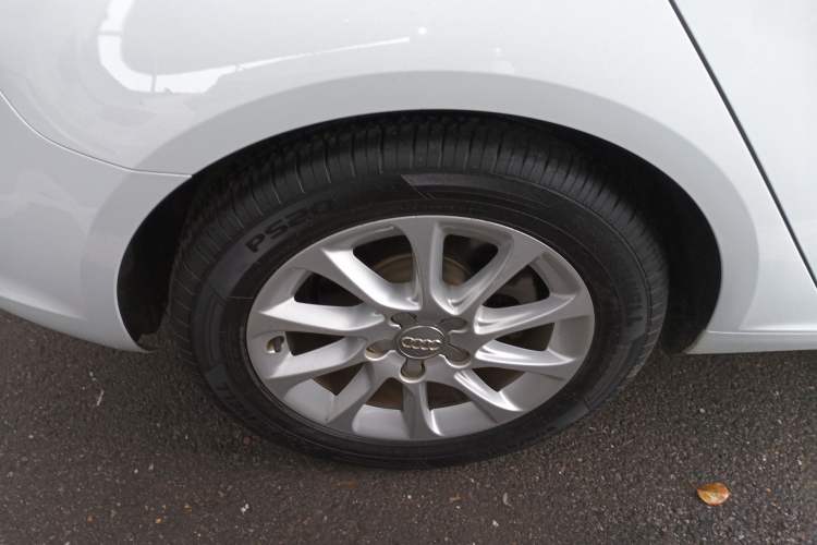 Used Audi A3 2016 Sportback 35 TFSI Ambition Right Rear Wheel Hub