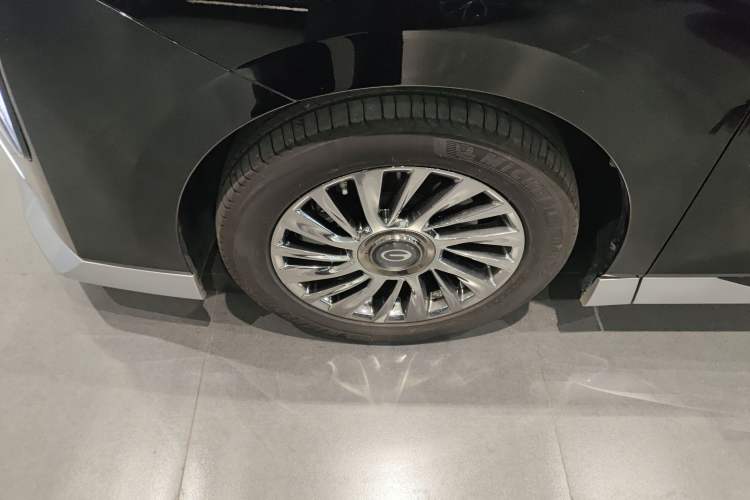 Used GAC Trumpchi M8 2024 Zongshi Series 400T Ultimate Edition Left Front Wheel Hub