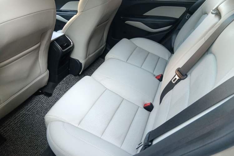 Used Geely Auto Binray 2018 14T CVT Colorful Edition
