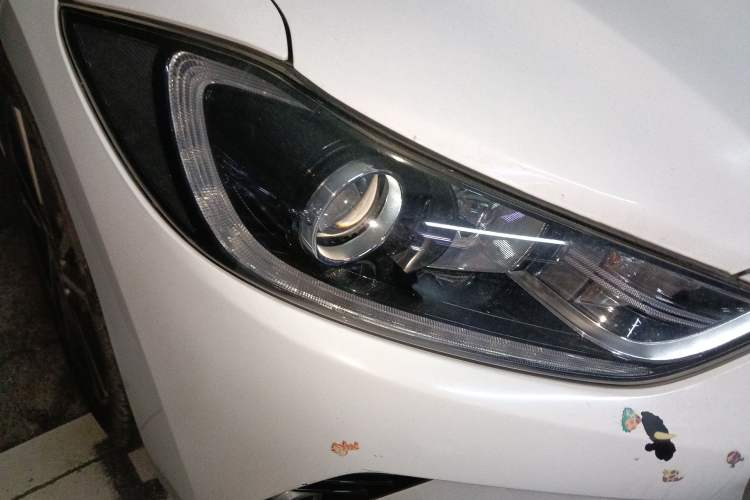 Used Hyundai Elantra (6th Generation / Lingdong) 2016 1.6L Automatic ZhiXuan – Elite Version Right Front Headlight