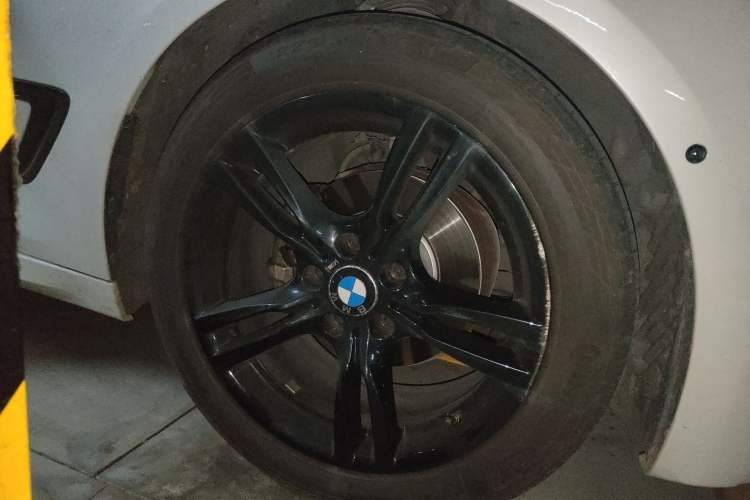 Used BMW 3 Series GT 2019 320i M Sport Night Edition Right Front Wheel Hub