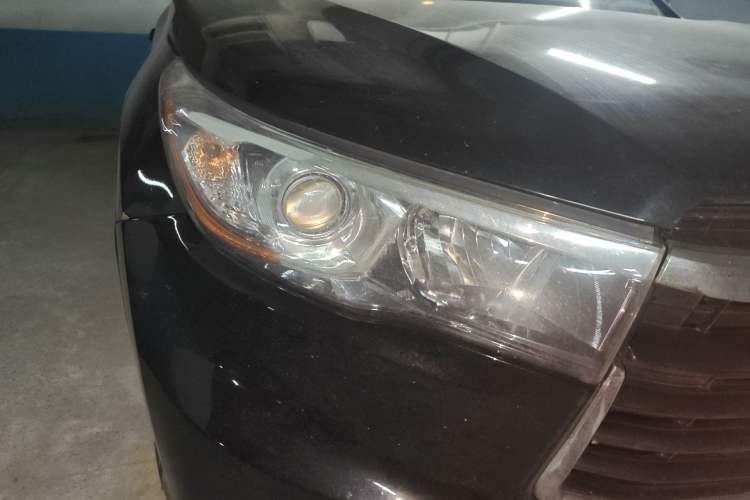 Used Toyota Highlander 2015 2.0T Two-Wheel Drive Luxury Edition 7 Seats Right Front Headlight