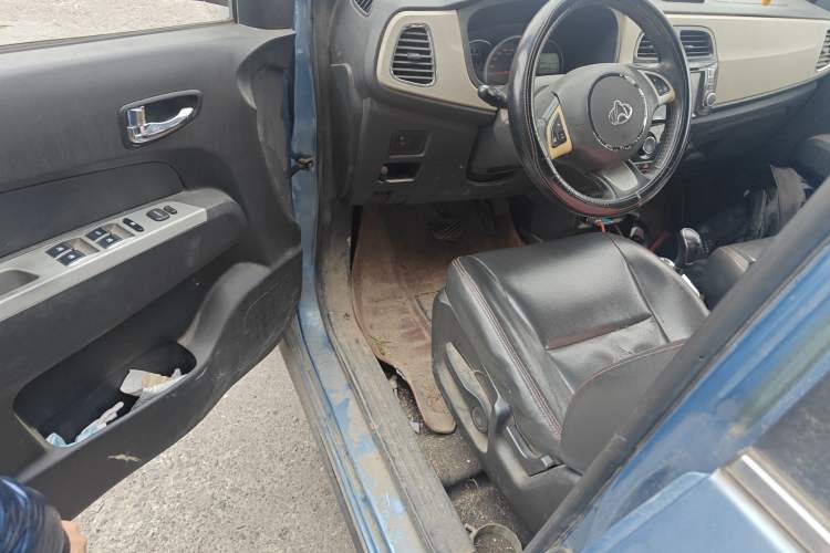 Used CHANGAN OSHAN Olisway 2014 1.4L AMT Luxury Model
