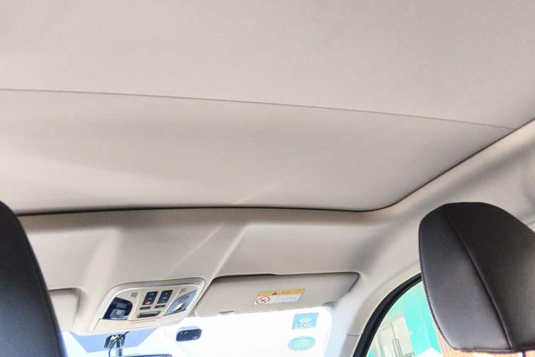 Used Wey VV5 2020 1.5T Two-Wheel Drive Color Pioneer
