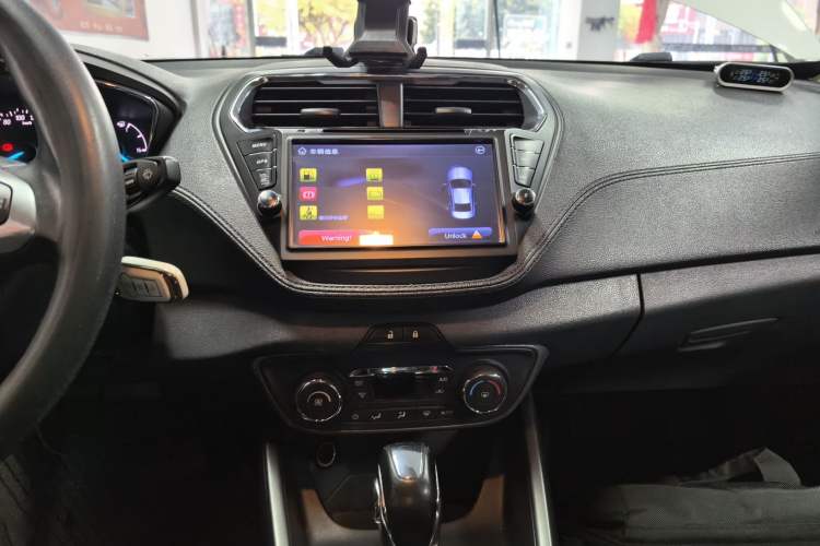 Used Ford Escort 2015 1.5L Automatic Fashion Model Audio And AC Panel